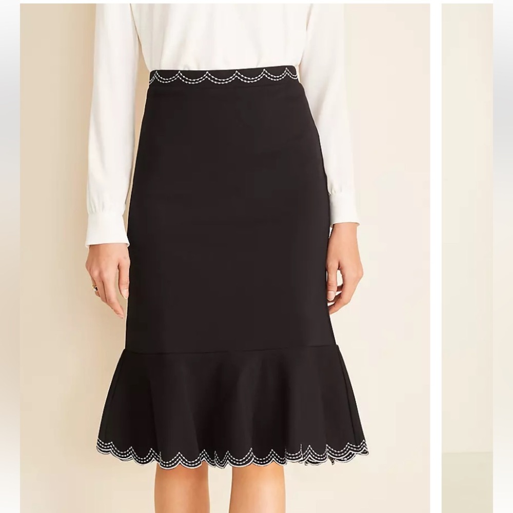 ANN TAYLOR Petite Scalloped Flounce Pencil Skirt